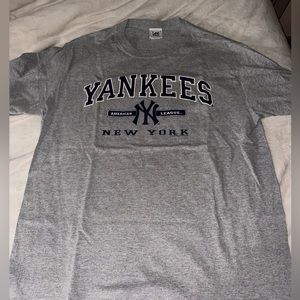 New York Yankees shirt
